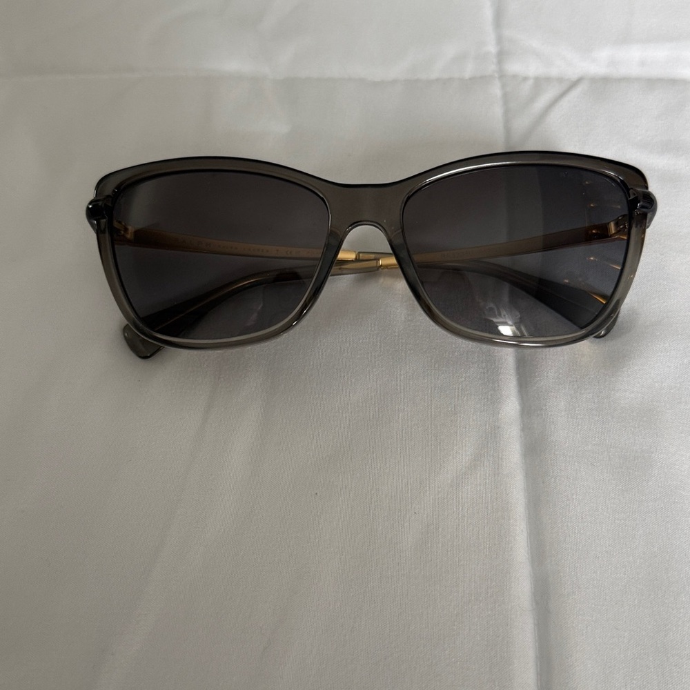 Ralph Lauren Stylish Polarized Sunglasses with Case